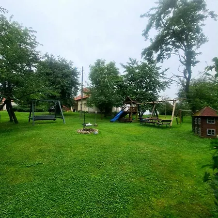 Zacisze , Farma *